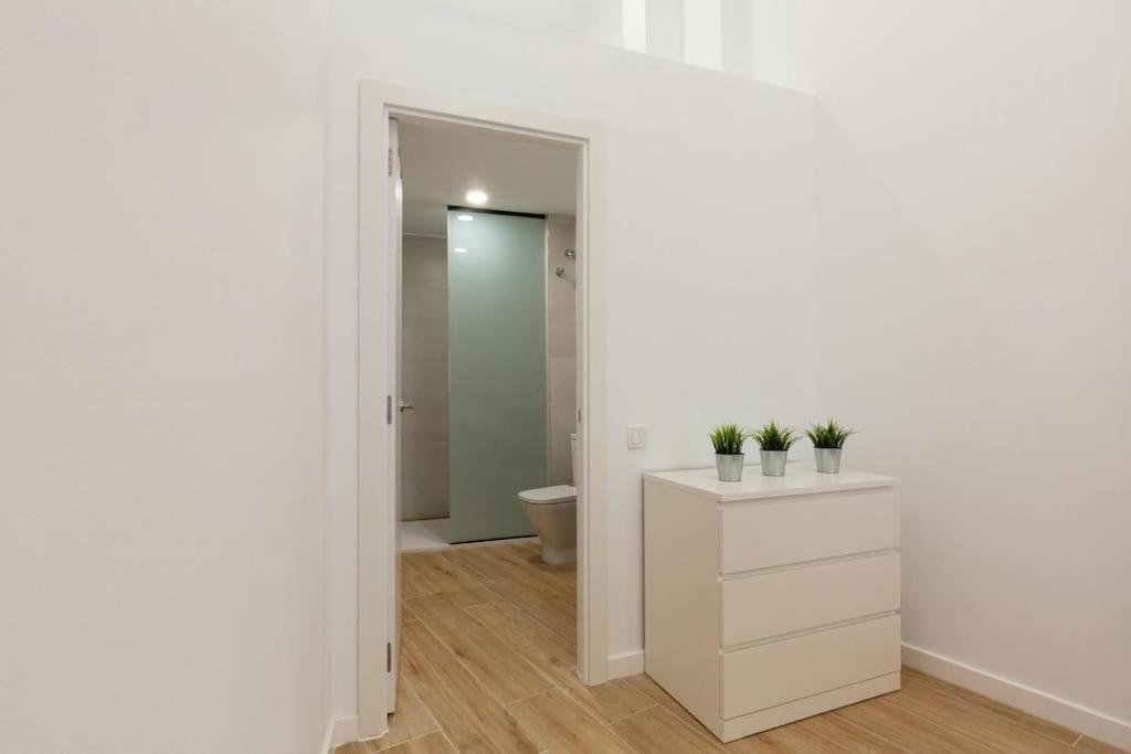 Nuevo Loft En Playa Y Cerca Del Centro, Ac Y Wifi Apartman Valencia Kültér fotó